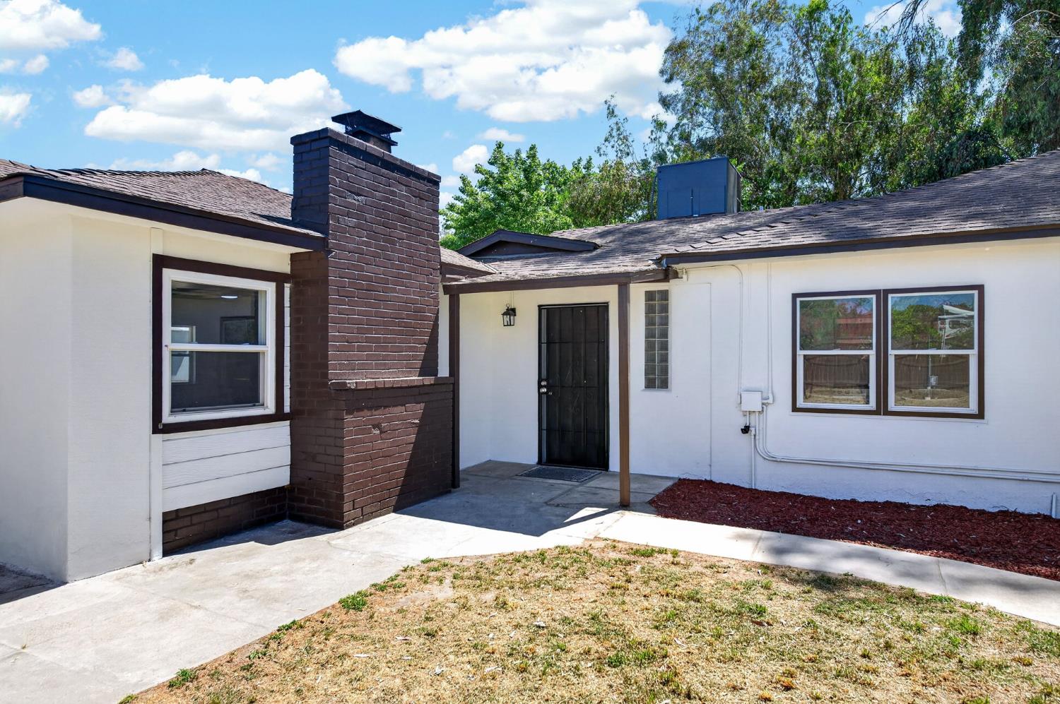 Single Family in Fresno - photo 3
