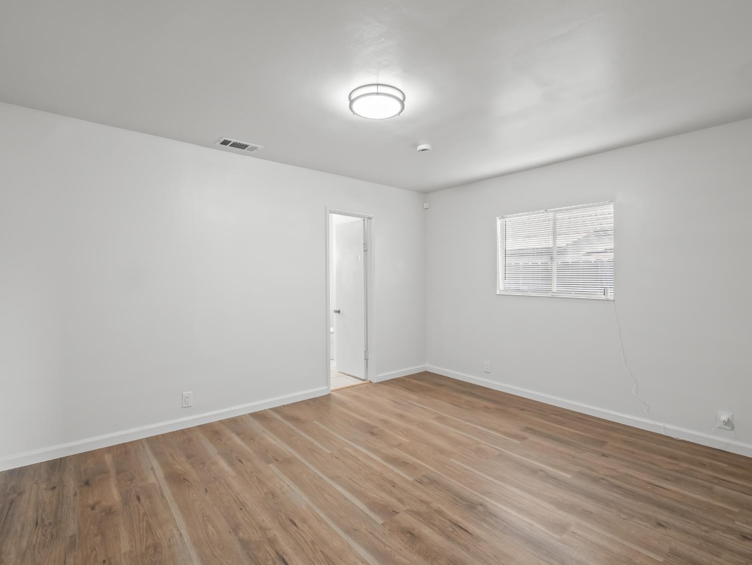 4743 E Lane Avenue, Fresno, CA, 93702