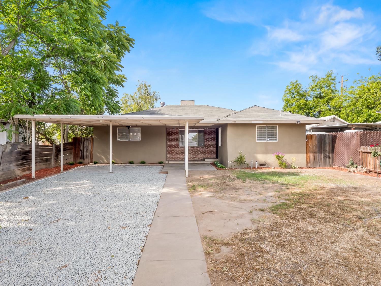 4743 E Lane Avenue, Fresno, CA, 93702