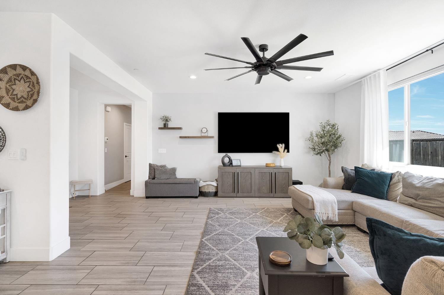 1020 Treasure Hills Drive, Madera, CA, 93636