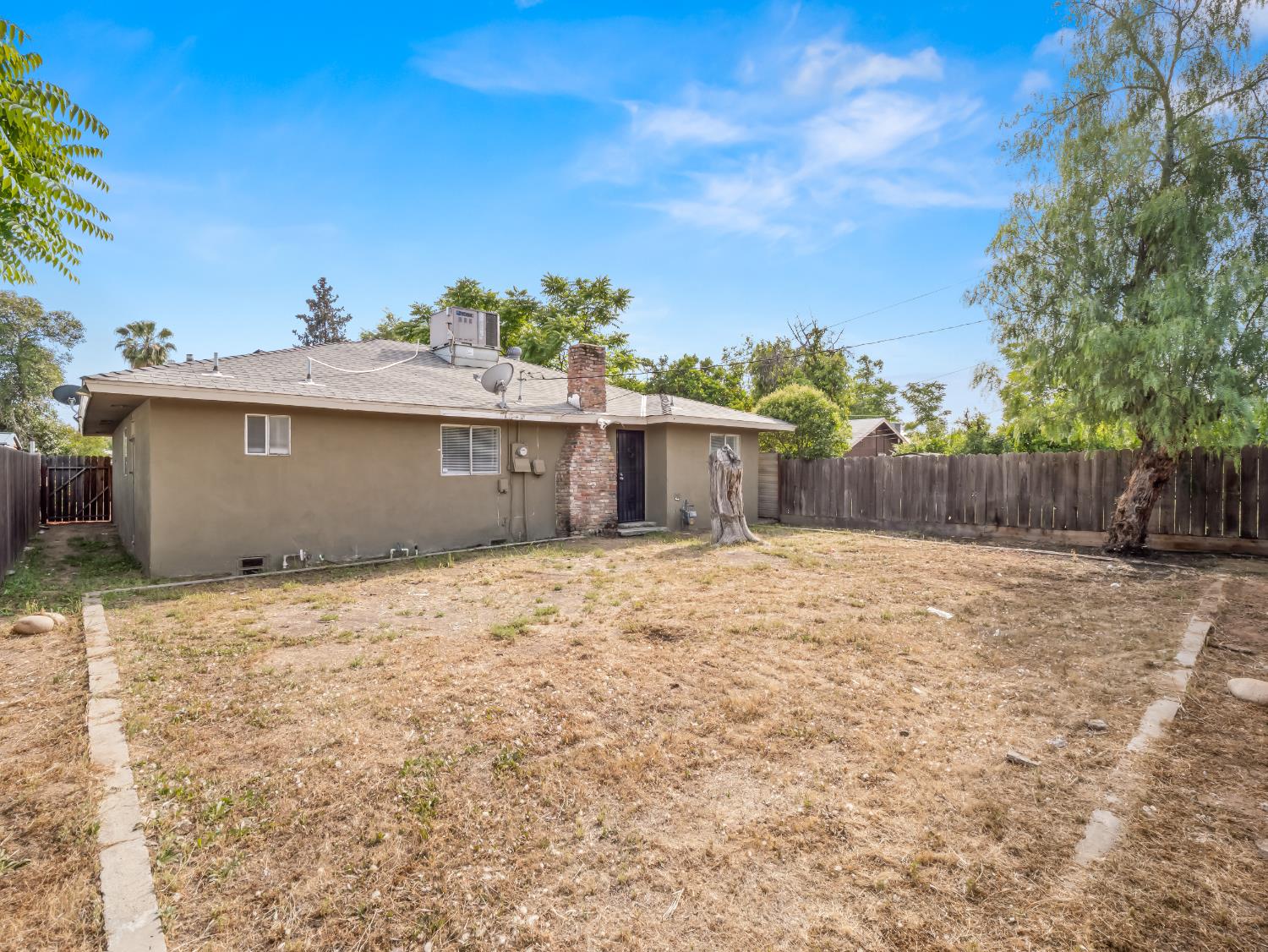 4743 E Lane Avenue, Fresno, CA, 93702