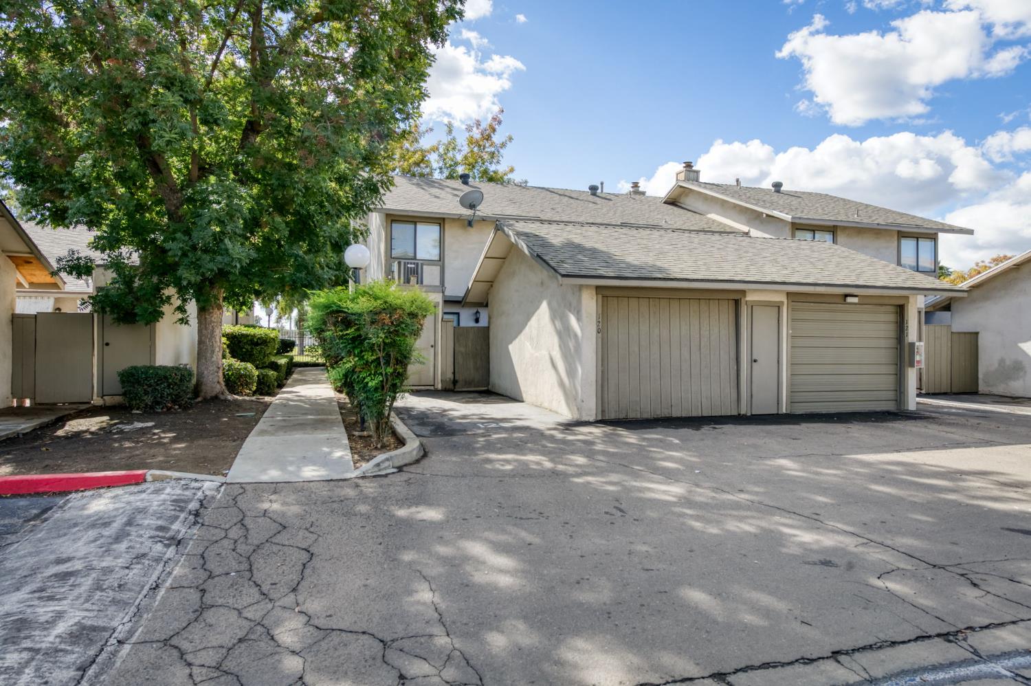 Condo in Fresno - photo 3
