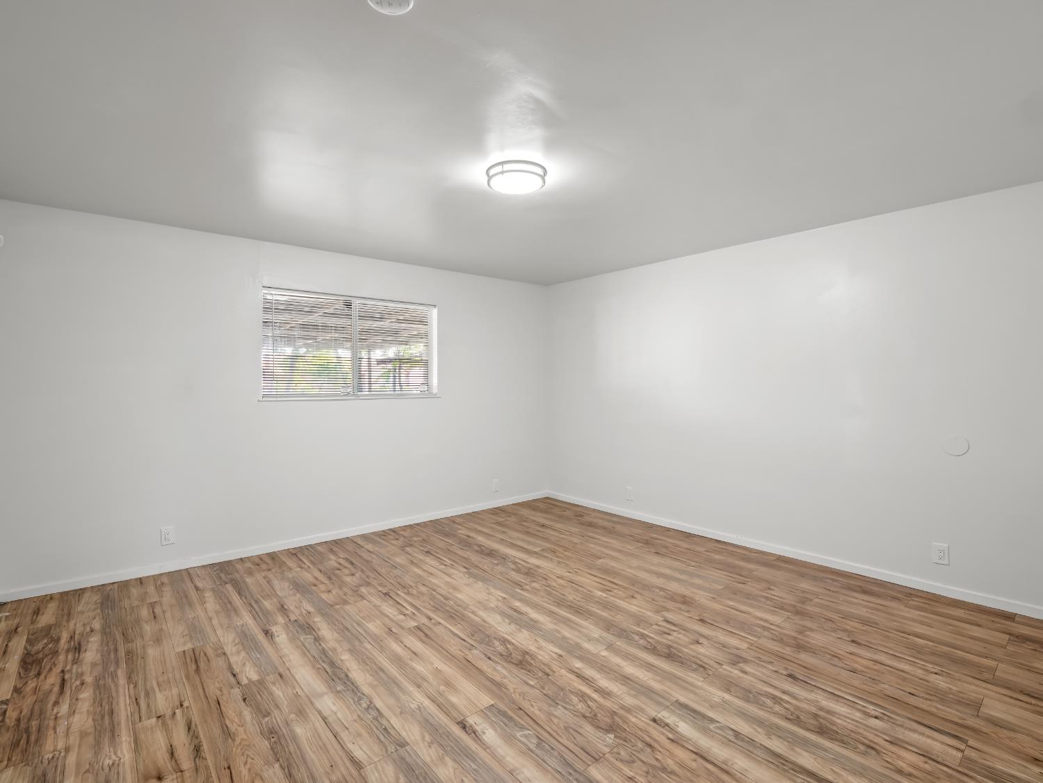 4743 E Lane Avenue, Fresno, CA, 93702