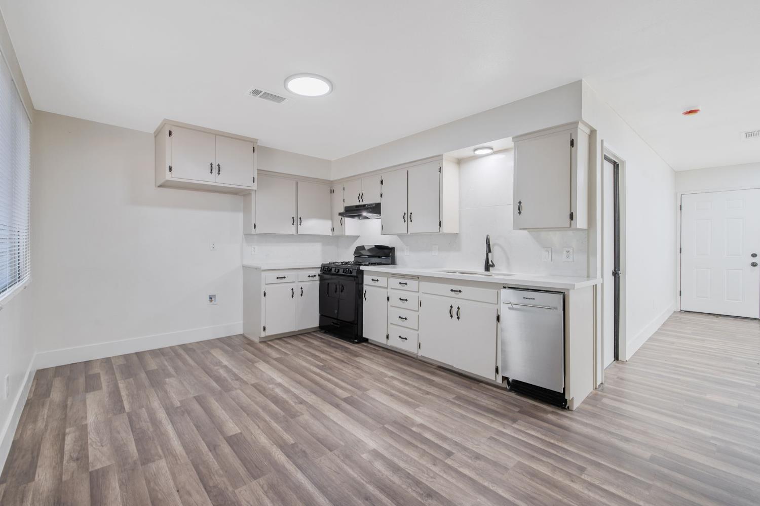 1305 Alameda Avenue, Chowchilla, CA, 93610