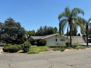Single Family in Fresno - photo 2