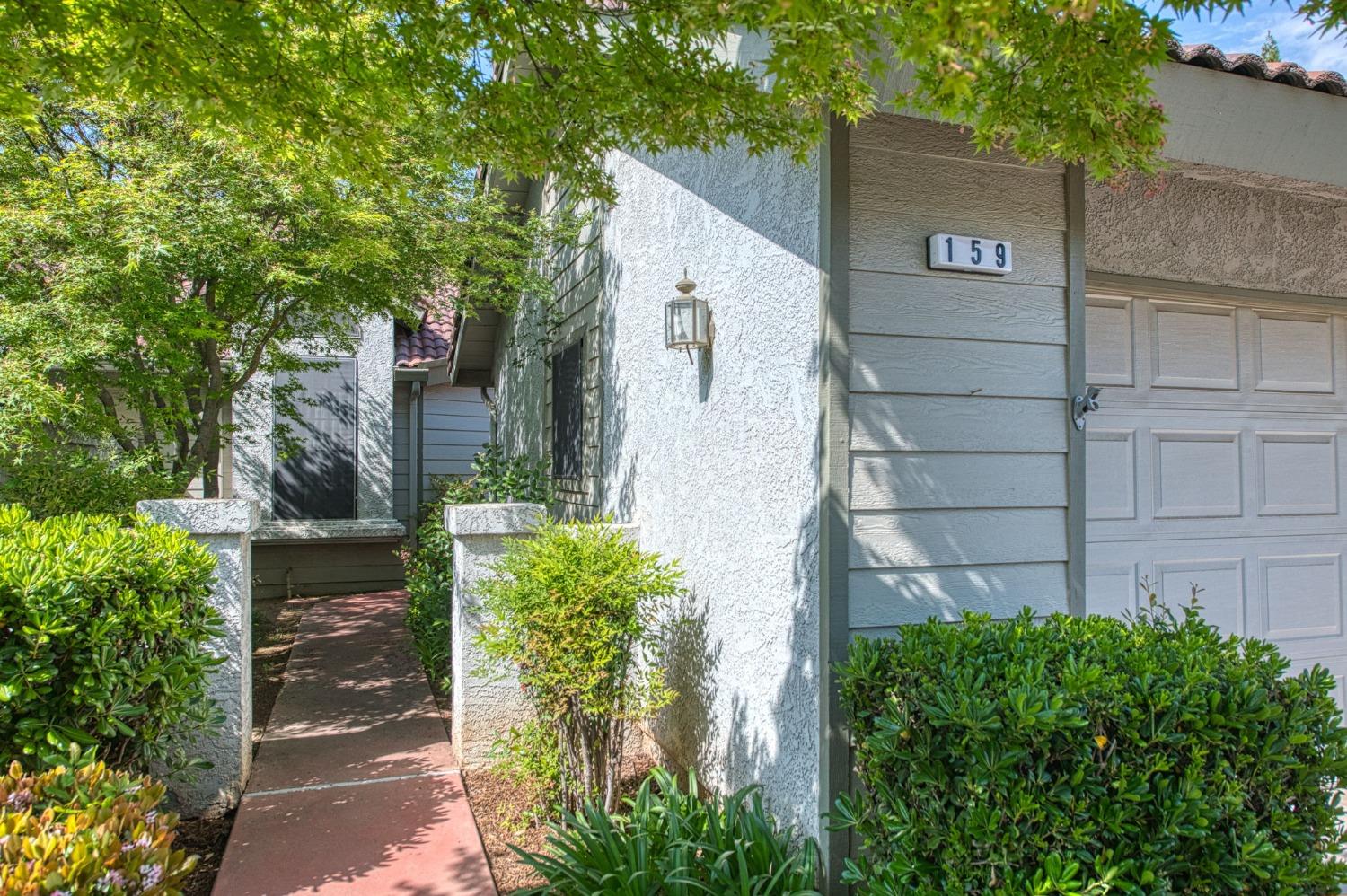 Single Family in Fresno - photo 2
