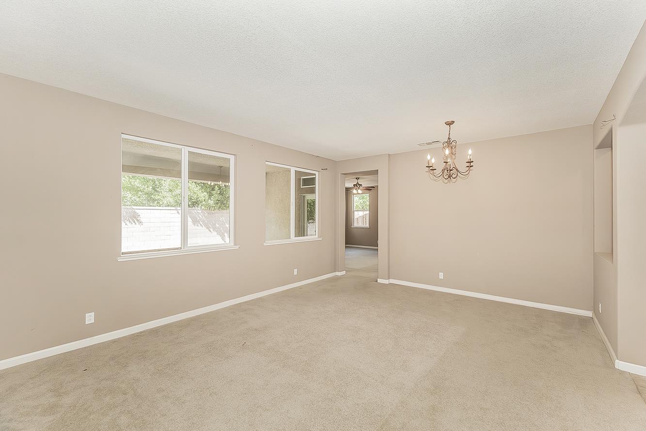 Single Family in Clovis - photo 2
