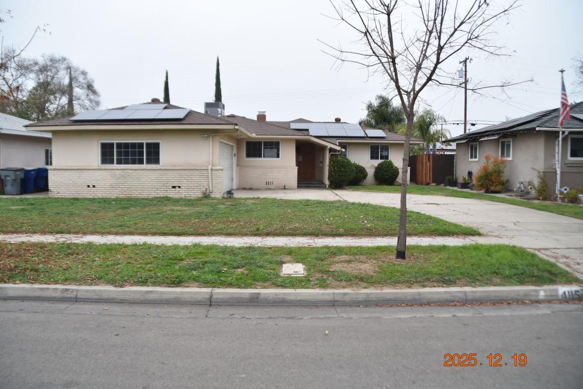 Single Family in Fresno - main photo