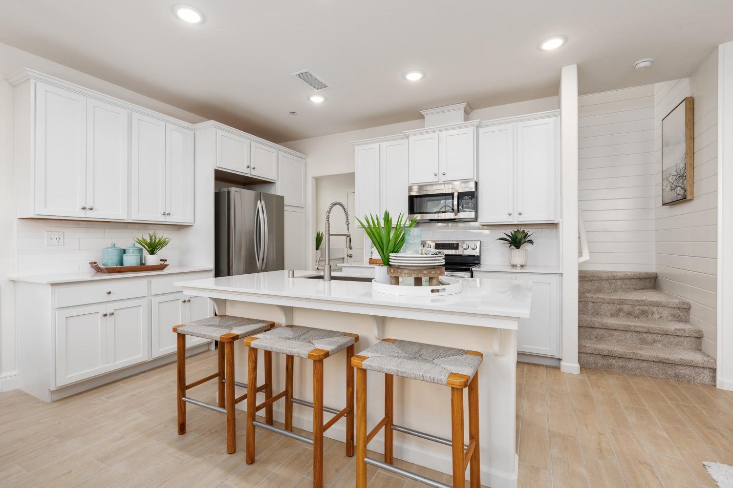 6737 E Crimson Drive, Fresno, CA, 93727
