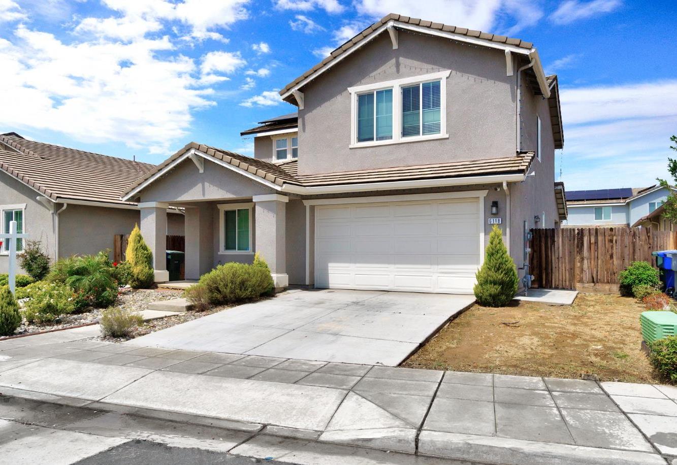 Single Family in Fresno - photo 2