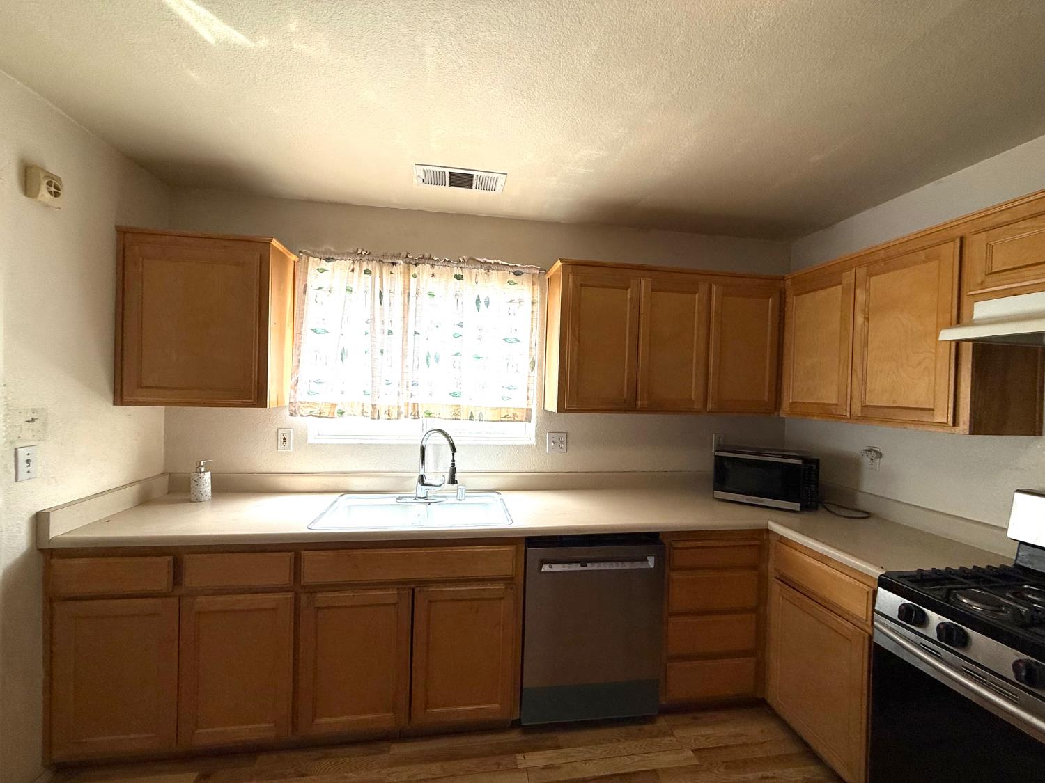 2034 Mcpherson Avenue, Dos Palos, CA, 93620