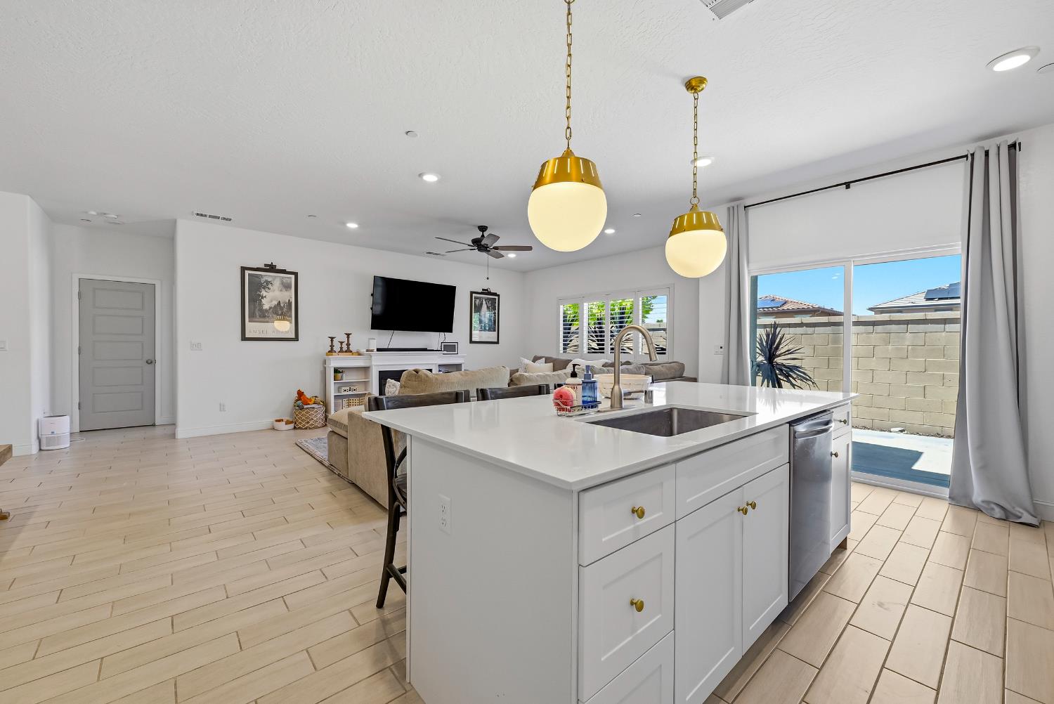 324 Huntington Avenue S, Madera, CA, 93636