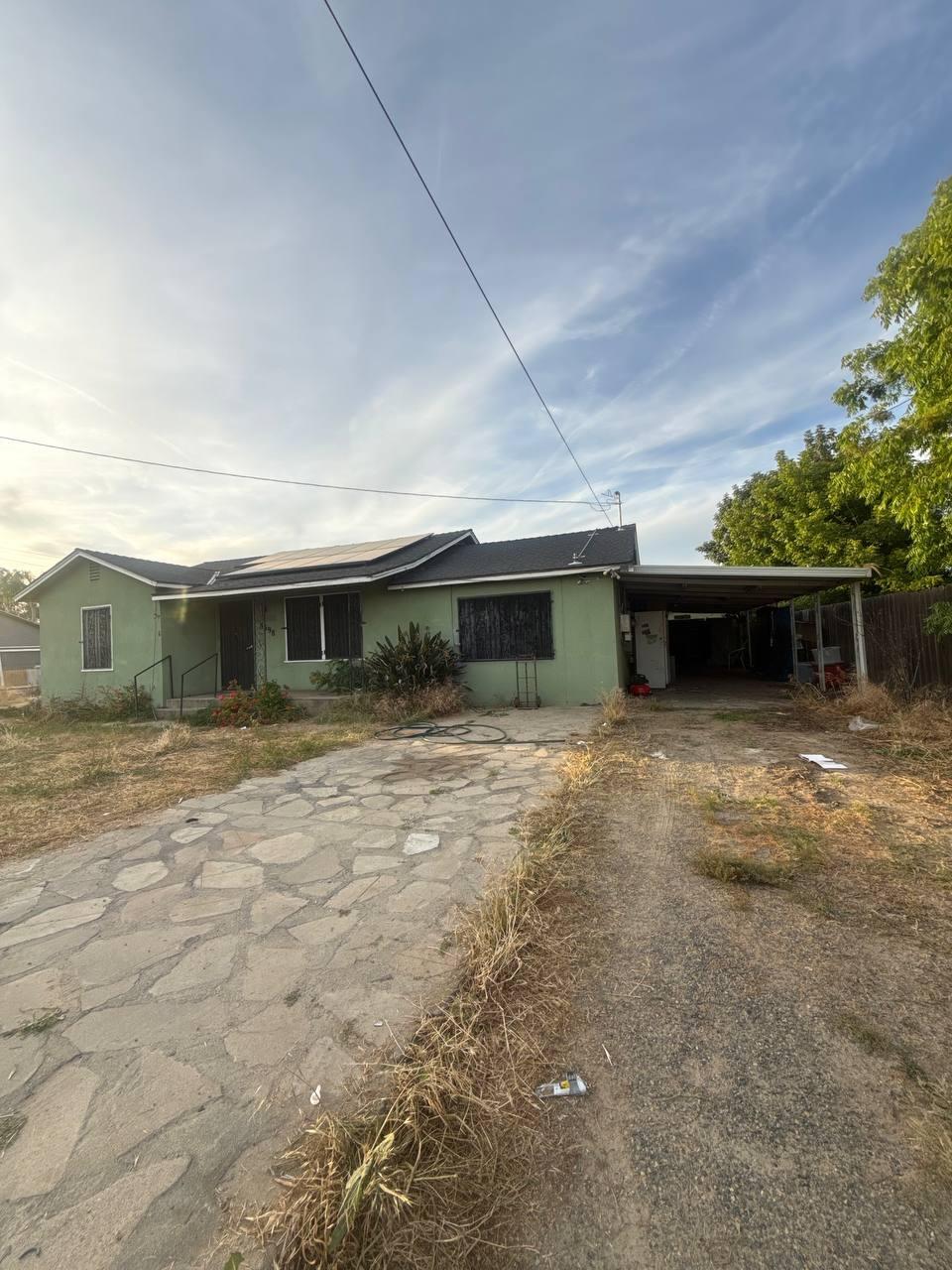 Single Family in Fresno - photo 2