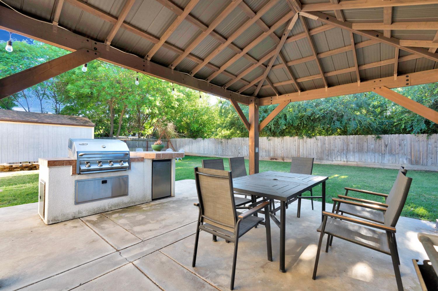 42 Mckelvy Ave, Clovis, CA, 93611