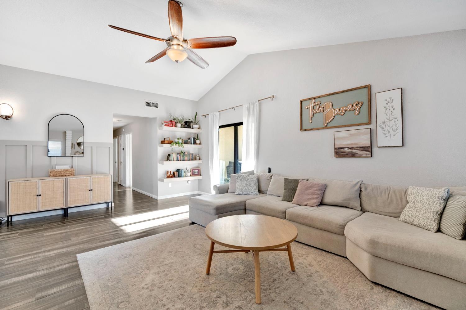42 Mckelvy Ave, Clovis, CA, 93611