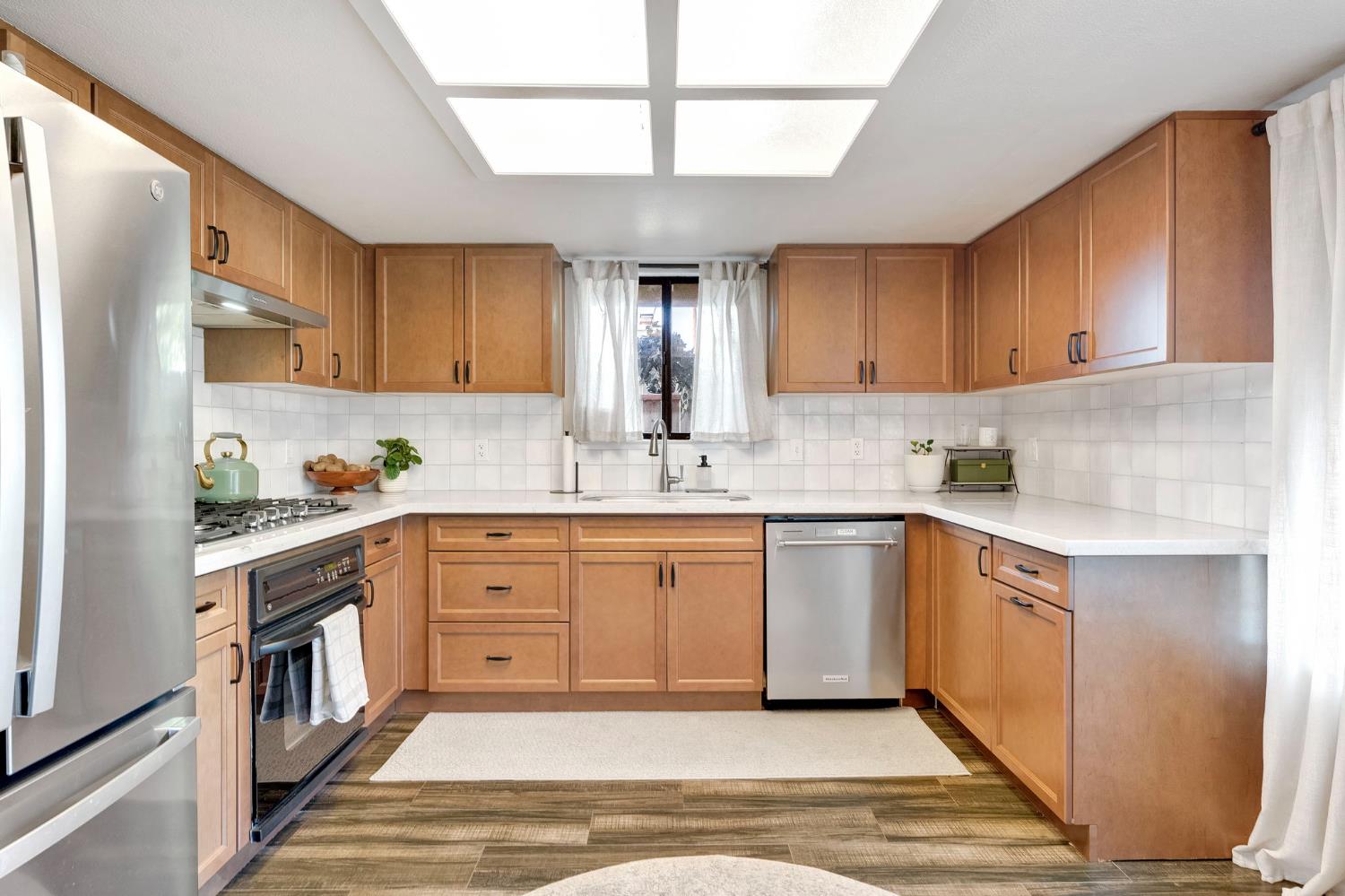 42 Mckelvy Ave, Clovis, CA, 93611