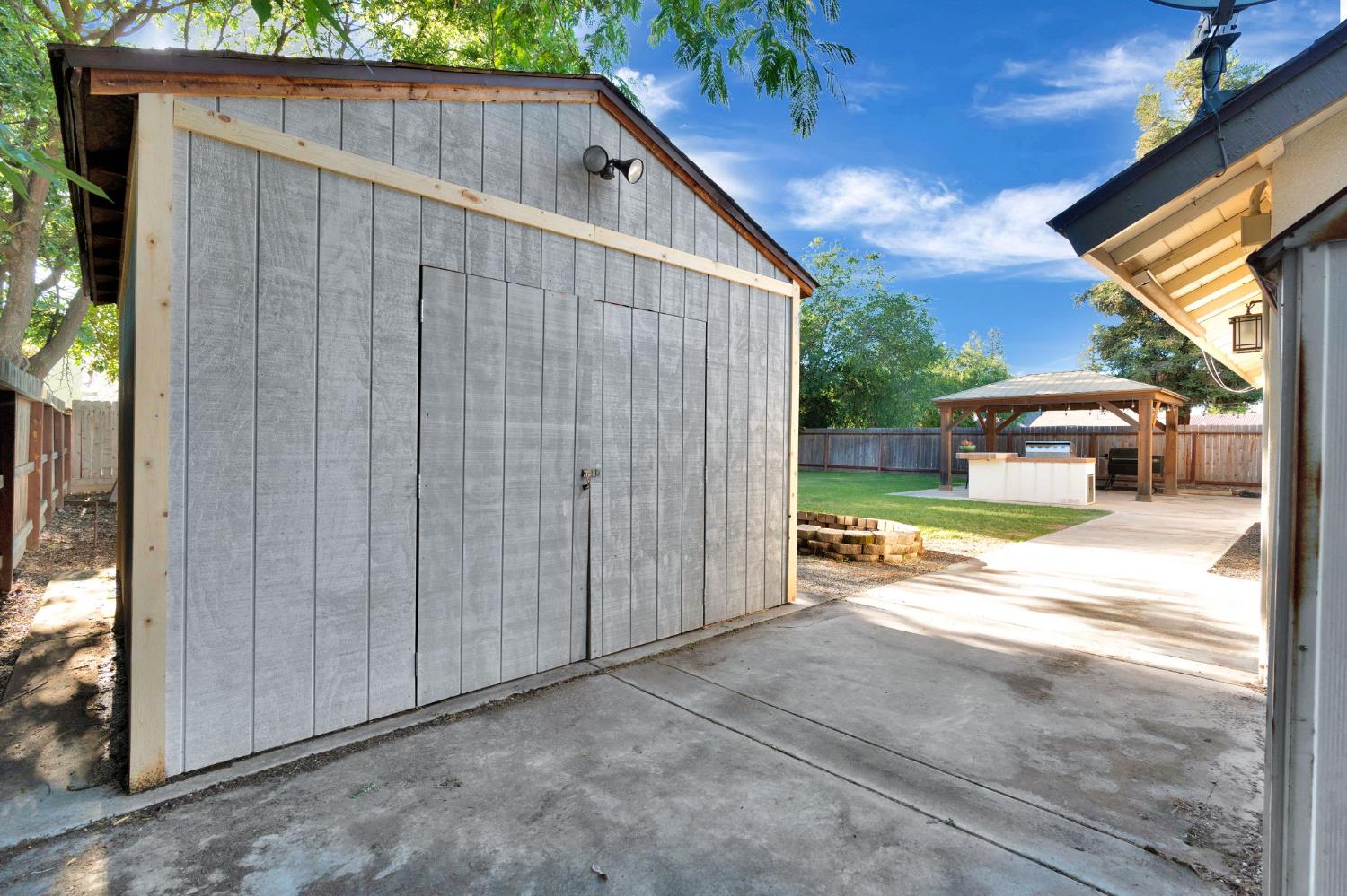 42 Mckelvy Ave, Clovis, CA, 93611