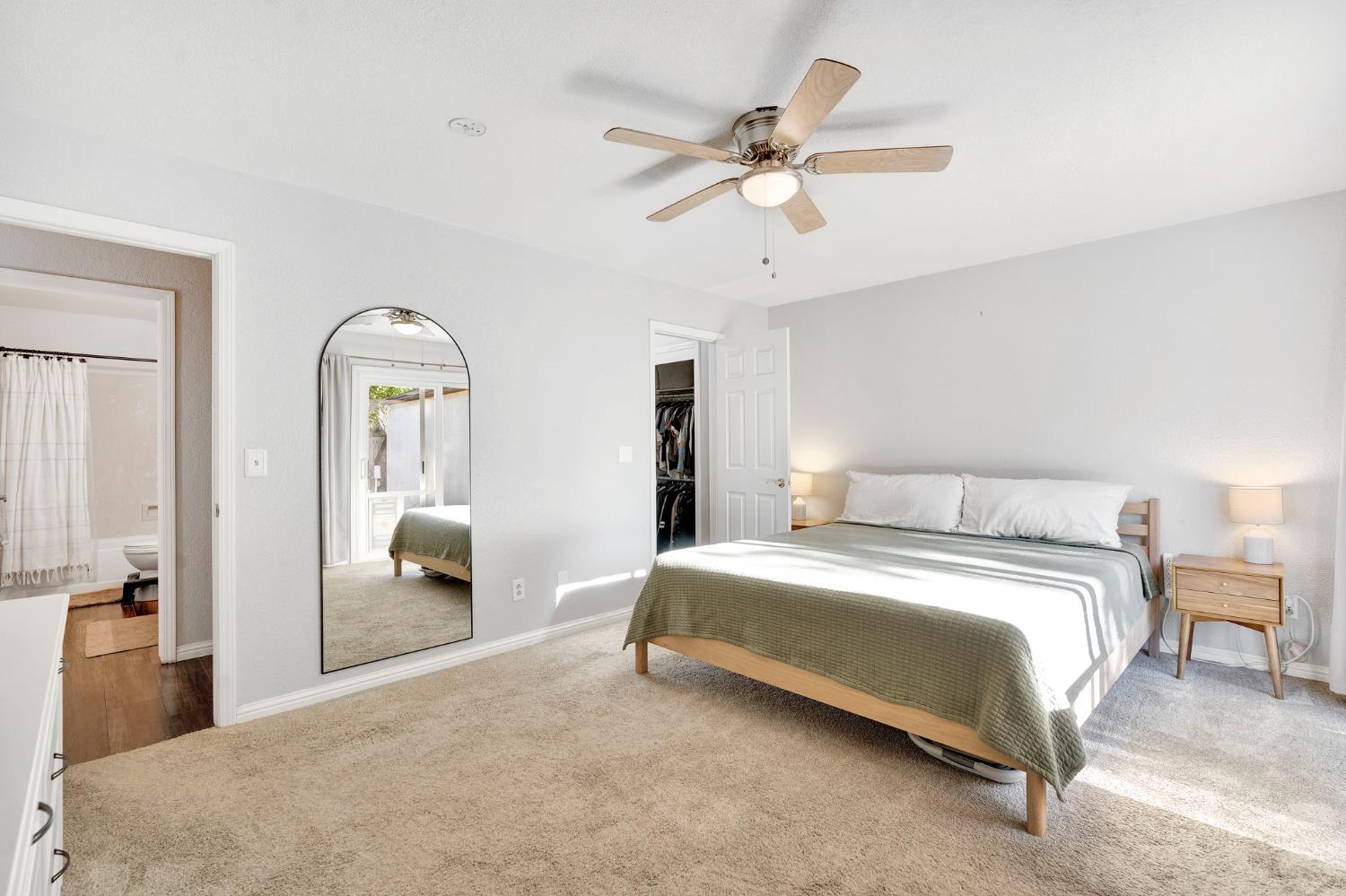 42 Mckelvy Ave, Clovis, CA, 93611