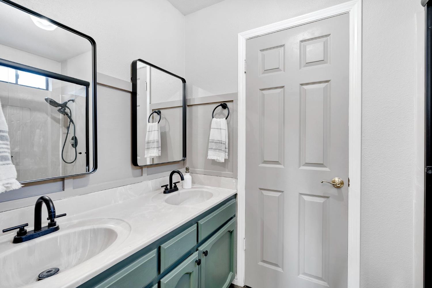 42 Mckelvy Ave, Clovis, CA, 93611