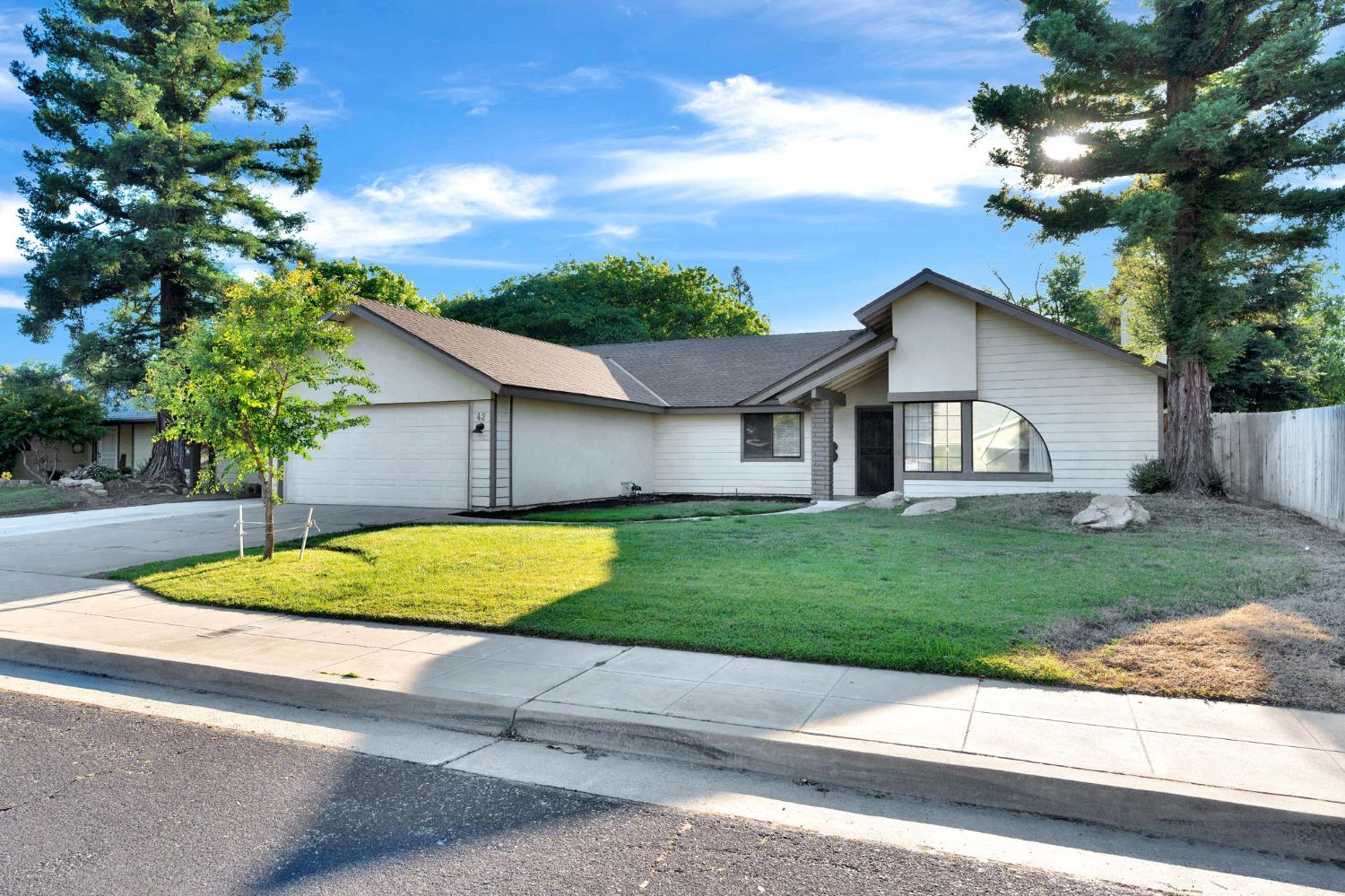42 Mckelvy Ave, Clovis, CA, 93611