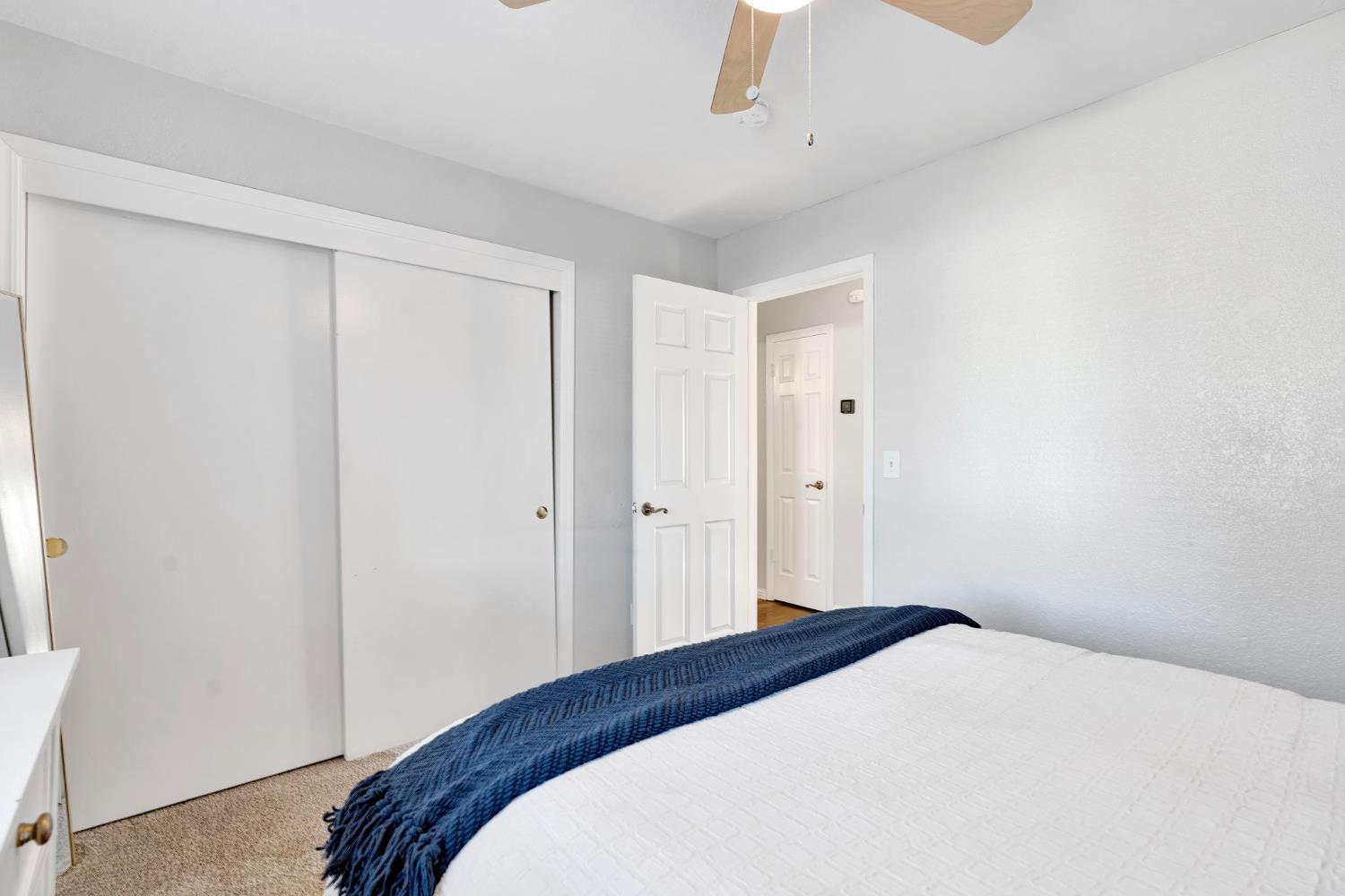 42 Mckelvy Ave, Clovis, CA, 93611