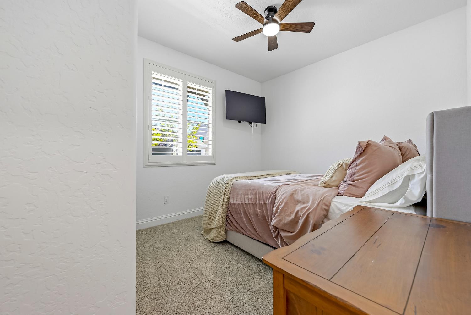 324 Huntington Avenue S, Madera, CA, 93636