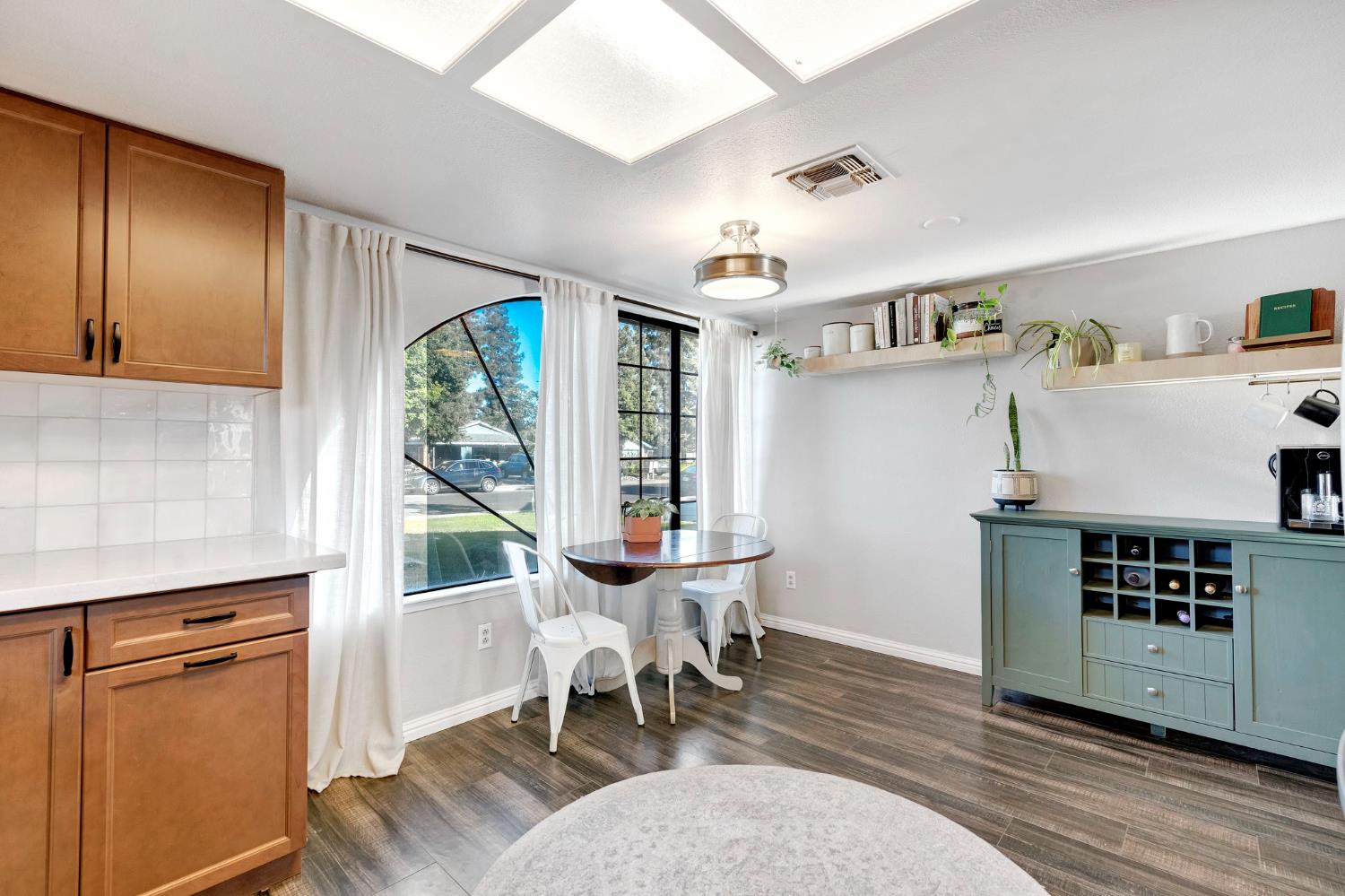 42 Mckelvy Ave, Clovis, CA, 93611