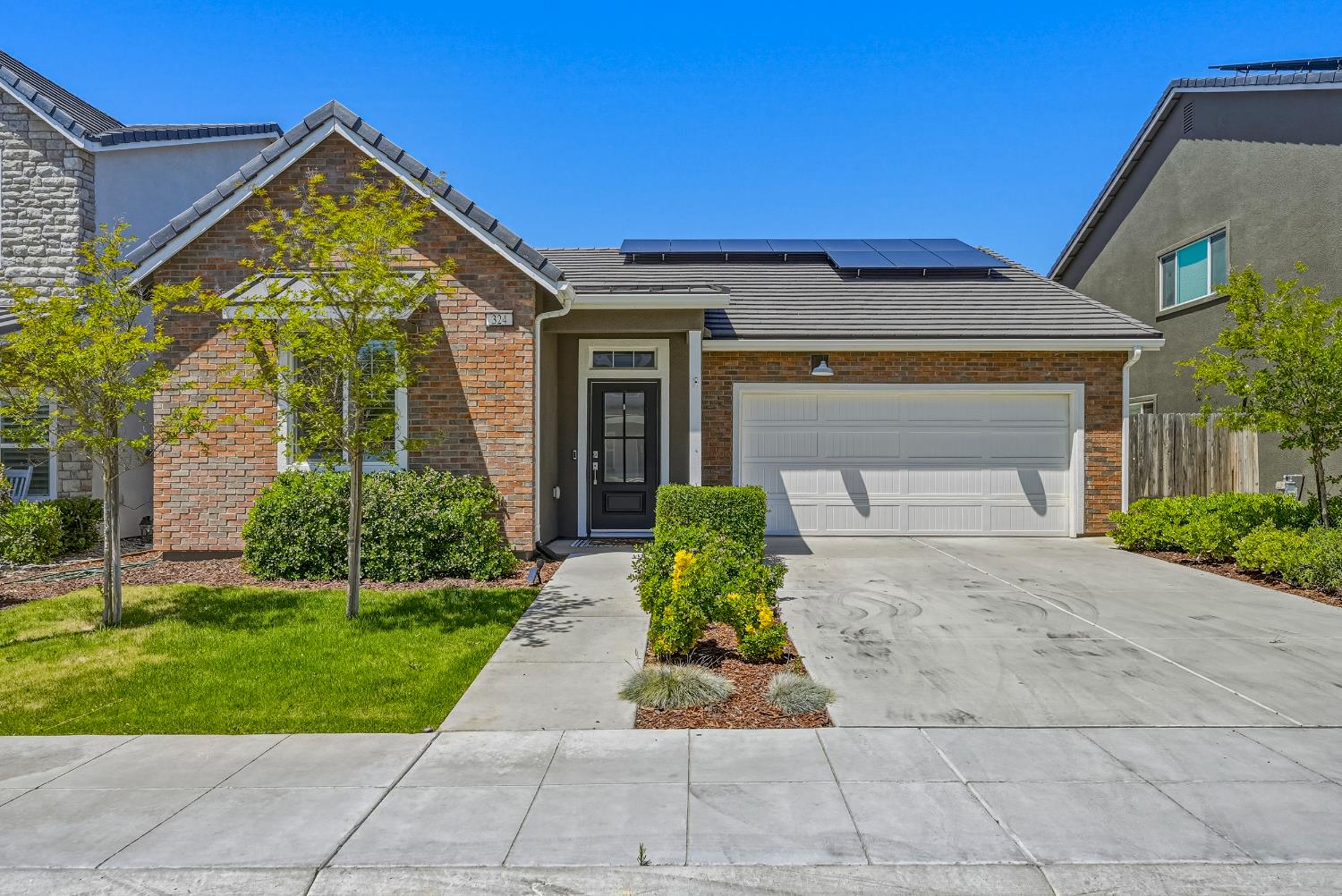 909 Grangeville Avenue, Avenal, CA, 93204