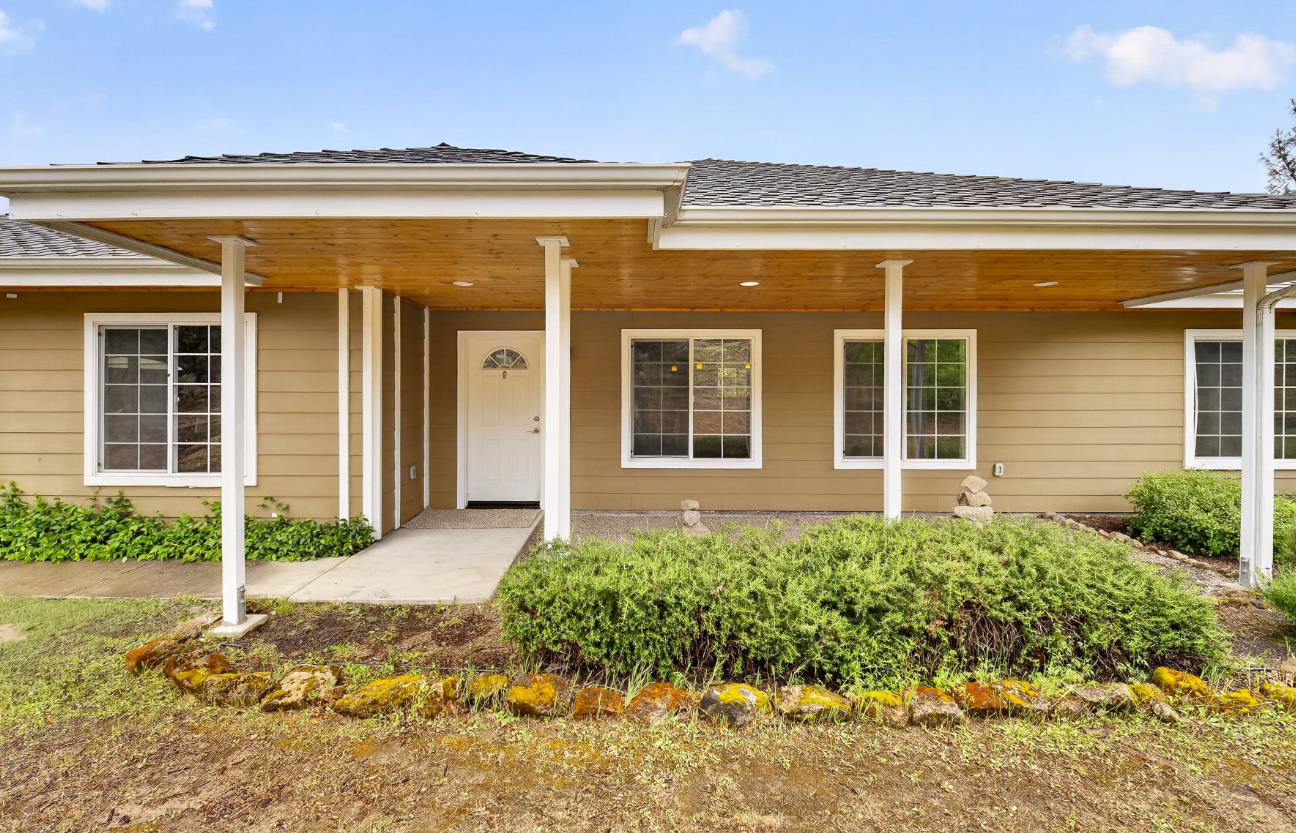 Single Family in Coarsegold - photo 2