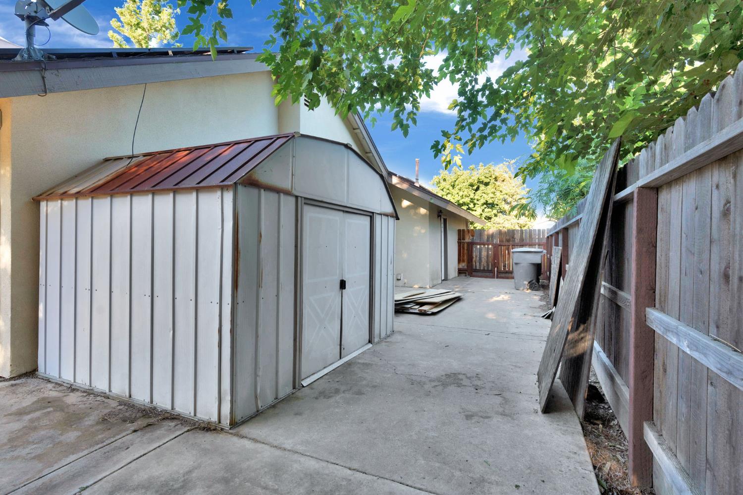 42 Mckelvy Ave, Clovis, CA, 93611