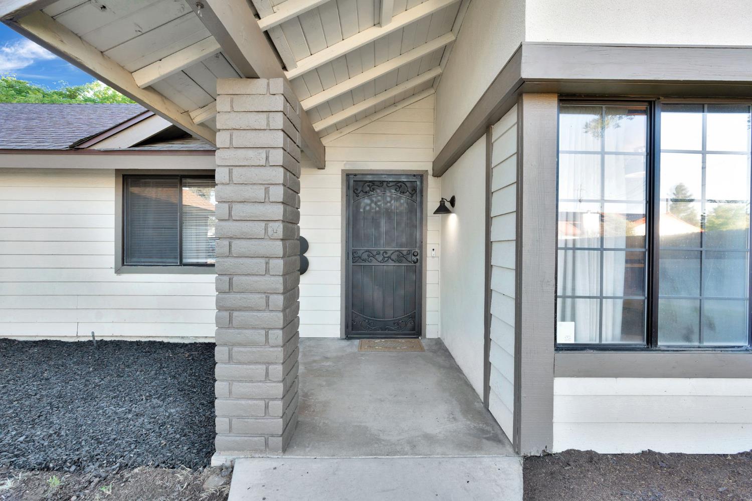 42 Mckelvy Ave, Clovis, CA, 93611