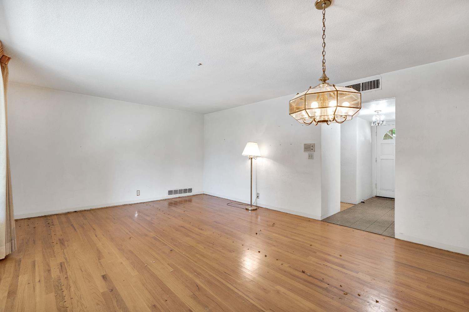 3376 E Richert, Fresno, CA, 93726