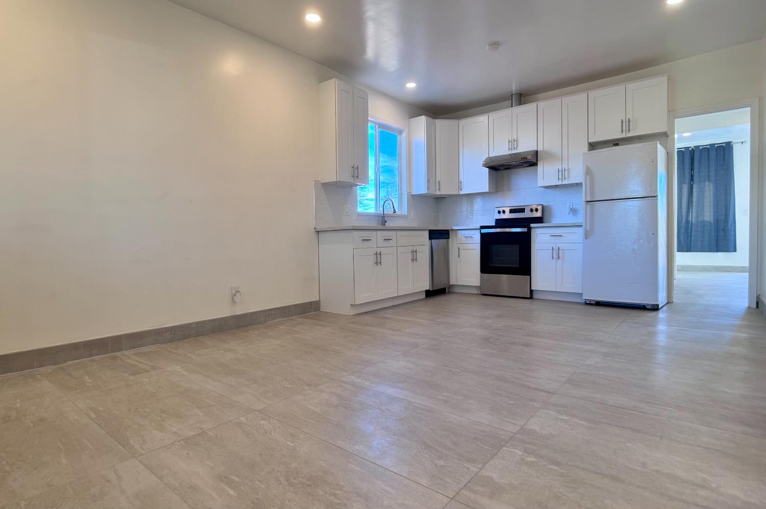 416 E Tuolumne Street N, Fresno, CA, 93706