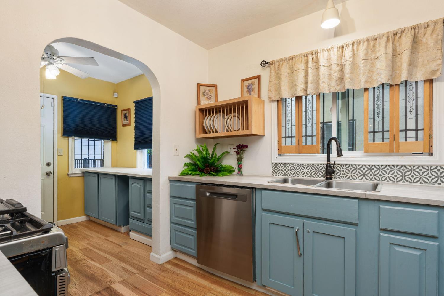 4025 E Tulare Street, Fresno, CA, 93702