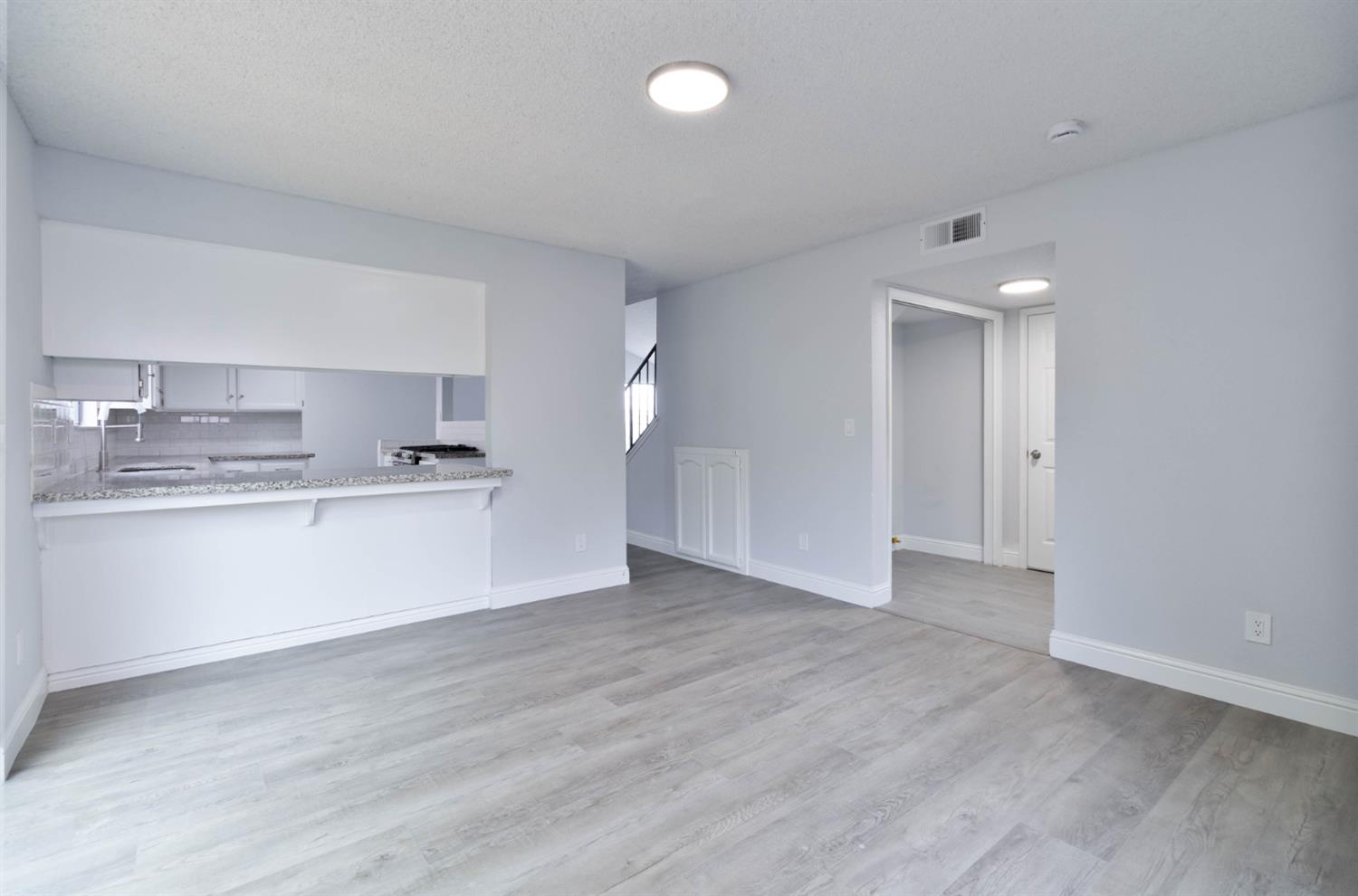 2244 N Prospect Avenue, Fresno, CA, 93722