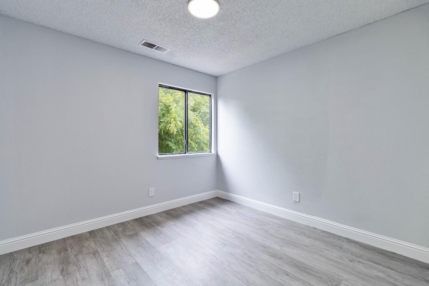 2244 N Prospect Avenue, Fresno, CA, 93722