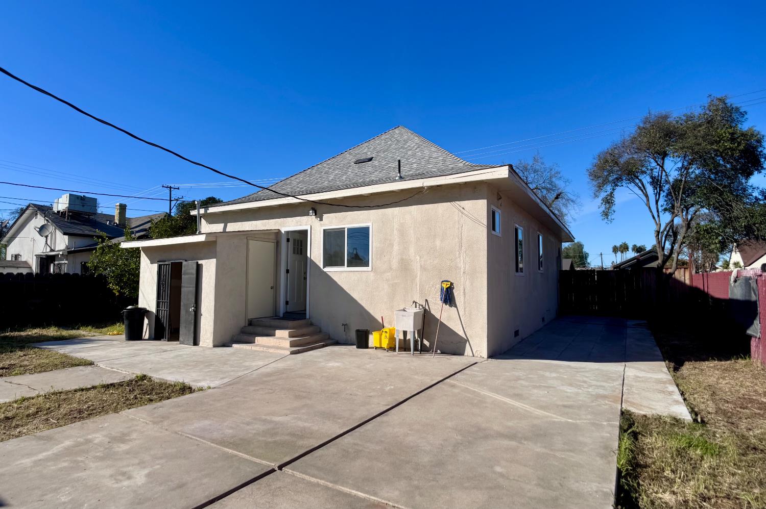 416 E Tuolumne Street N, Fresno, CA, 93706