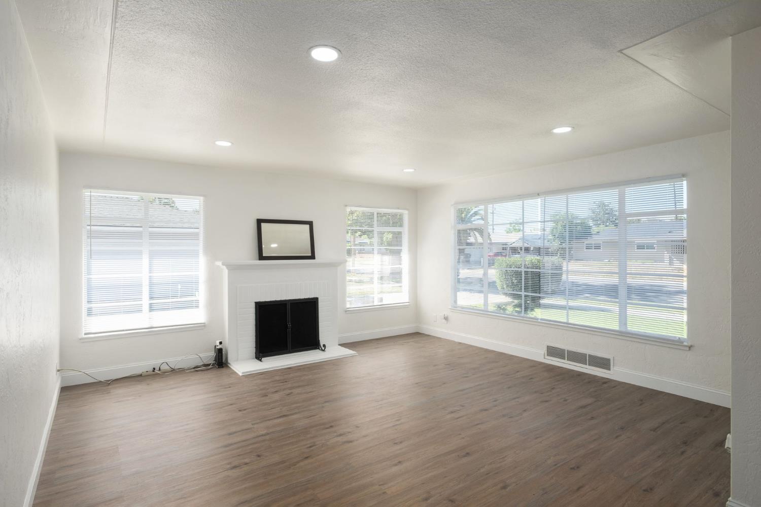 1715 W Terrace Avenue, Fresno, CA, 93705