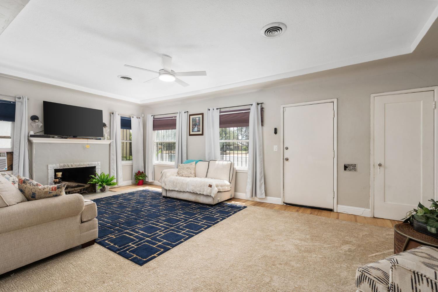 4025 E Tulare Street, Fresno, CA, 93702