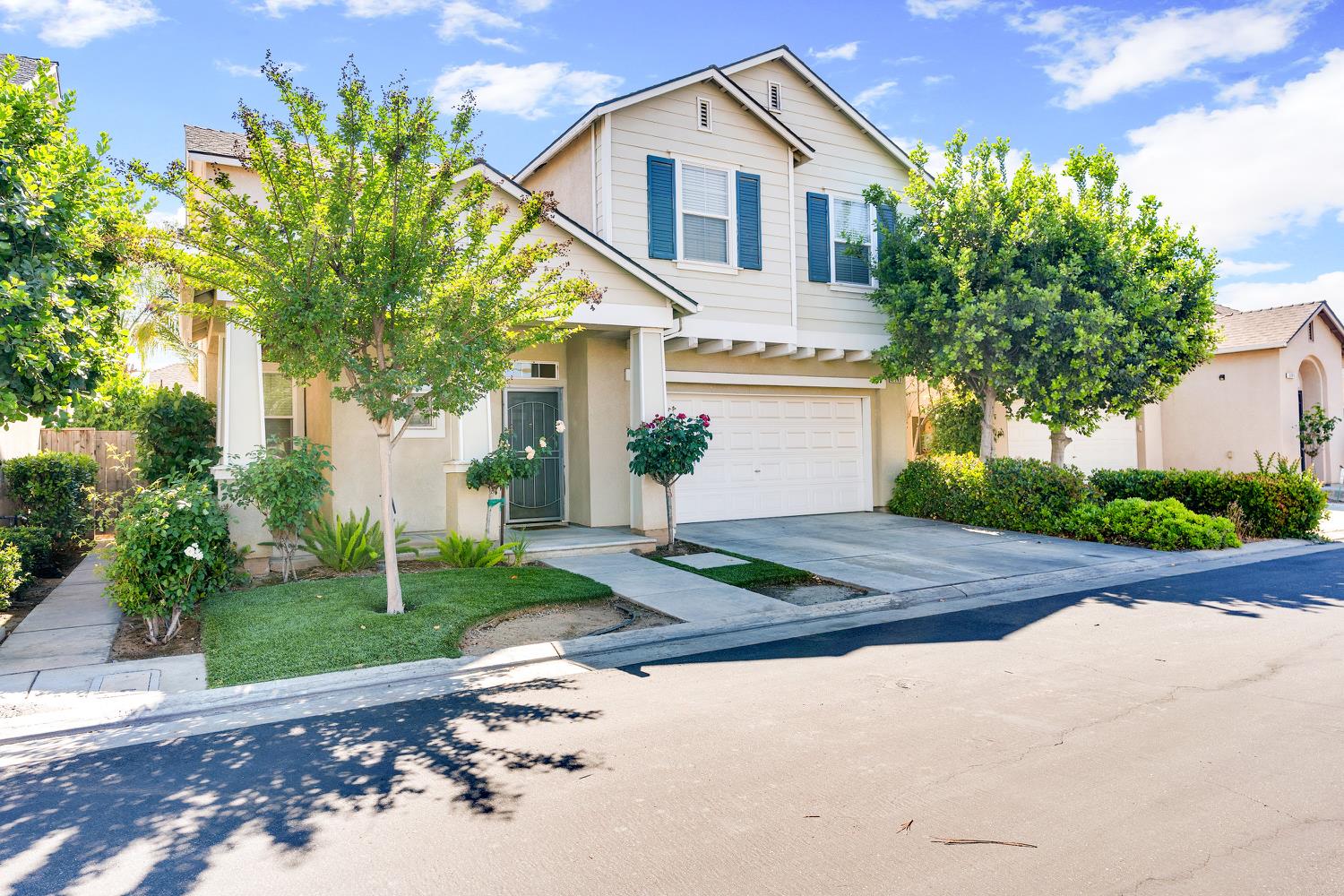 Single Family in Fresno - photo 2