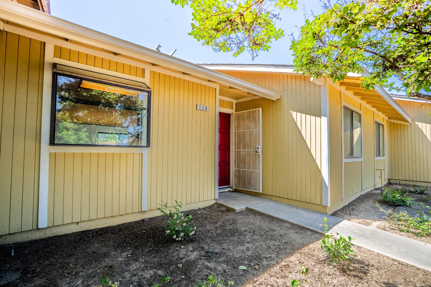 Condo in Fresno - photo 2
