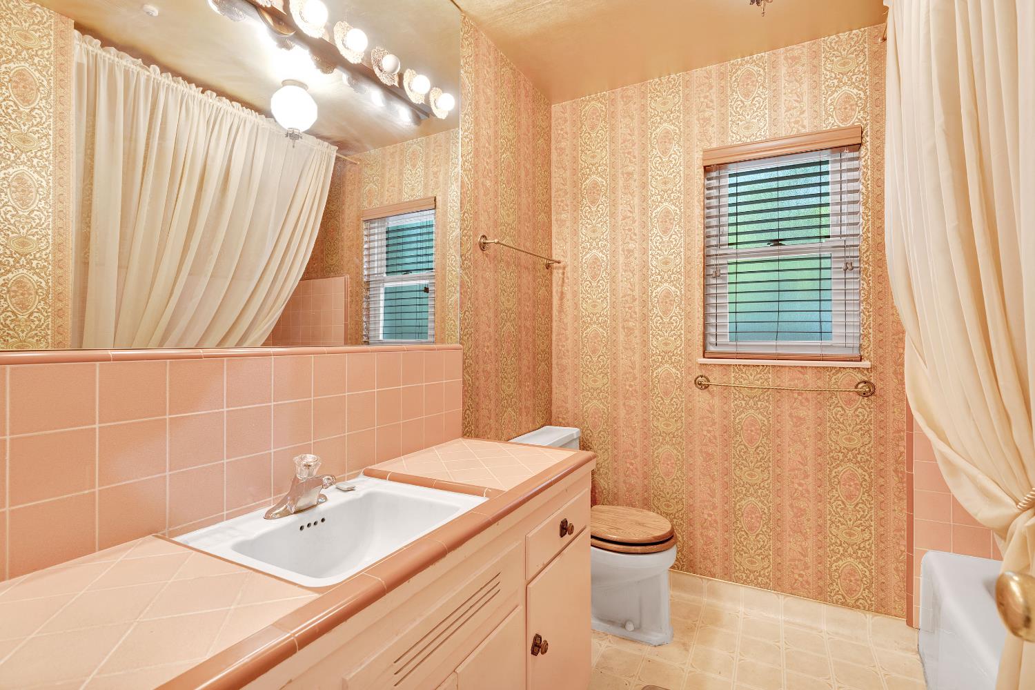 3376 E Richert, Fresno, CA, 93726