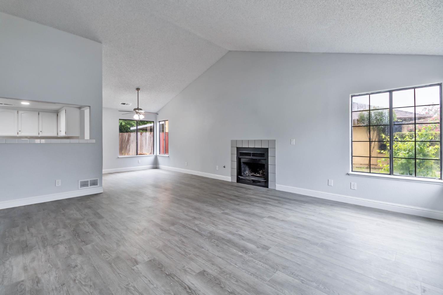 2244 N Prospect Avenue, Fresno, CA, 93722
