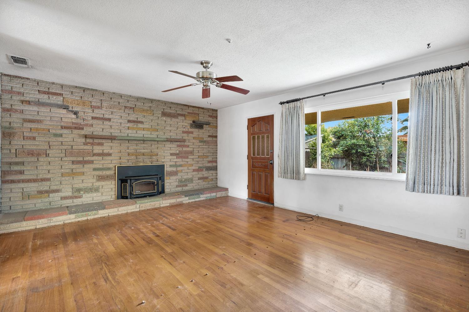 3376 E Richert, Fresno, CA, 93726