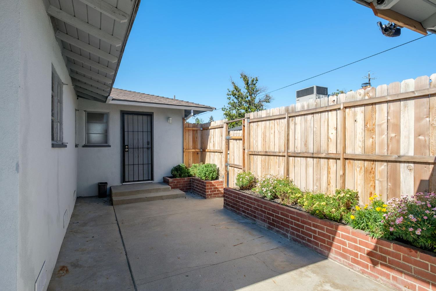 1715 W Terrace Avenue, Fresno, CA, 93705