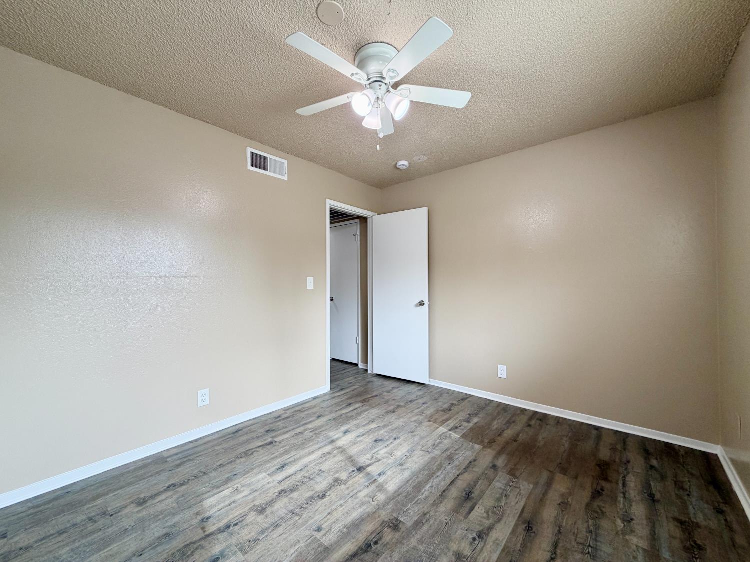 1250 E Shaw Avenue UNIT&nbsp;122, Fresno, CA, 93710