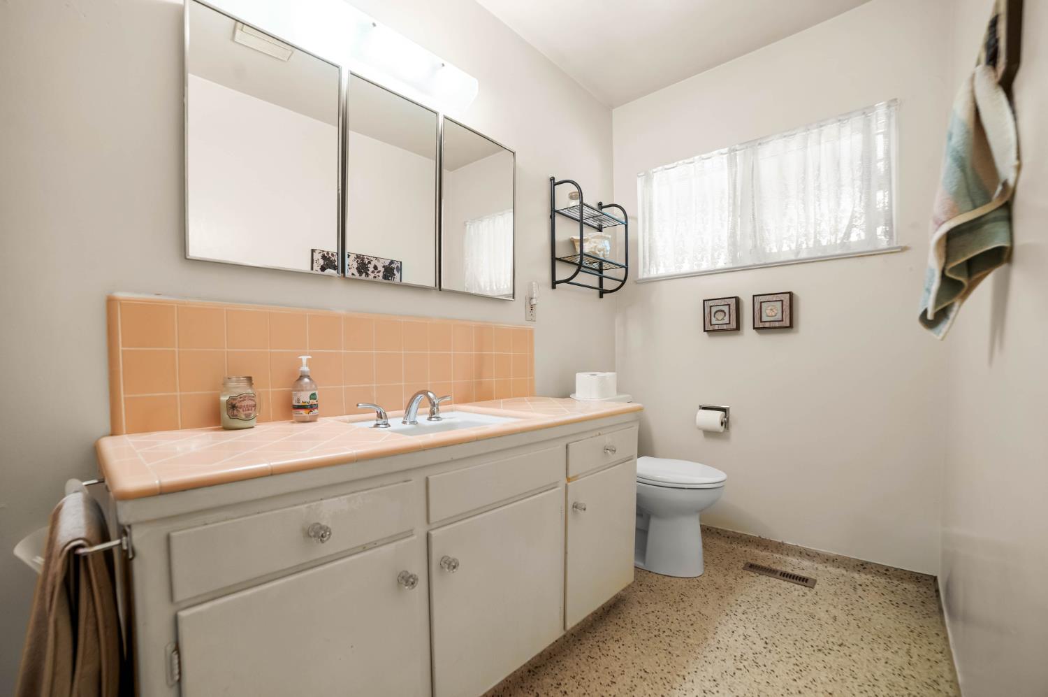 2244 E Princeton Avenue, Fresno, CA, 93703