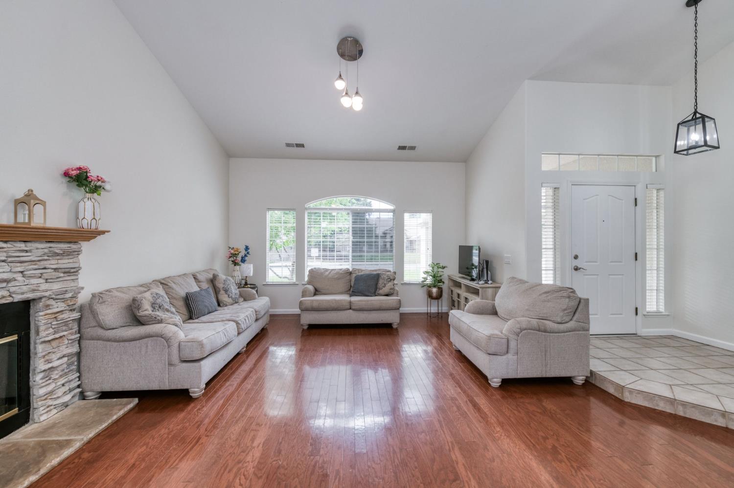 Single Family in Fresno - photo 3