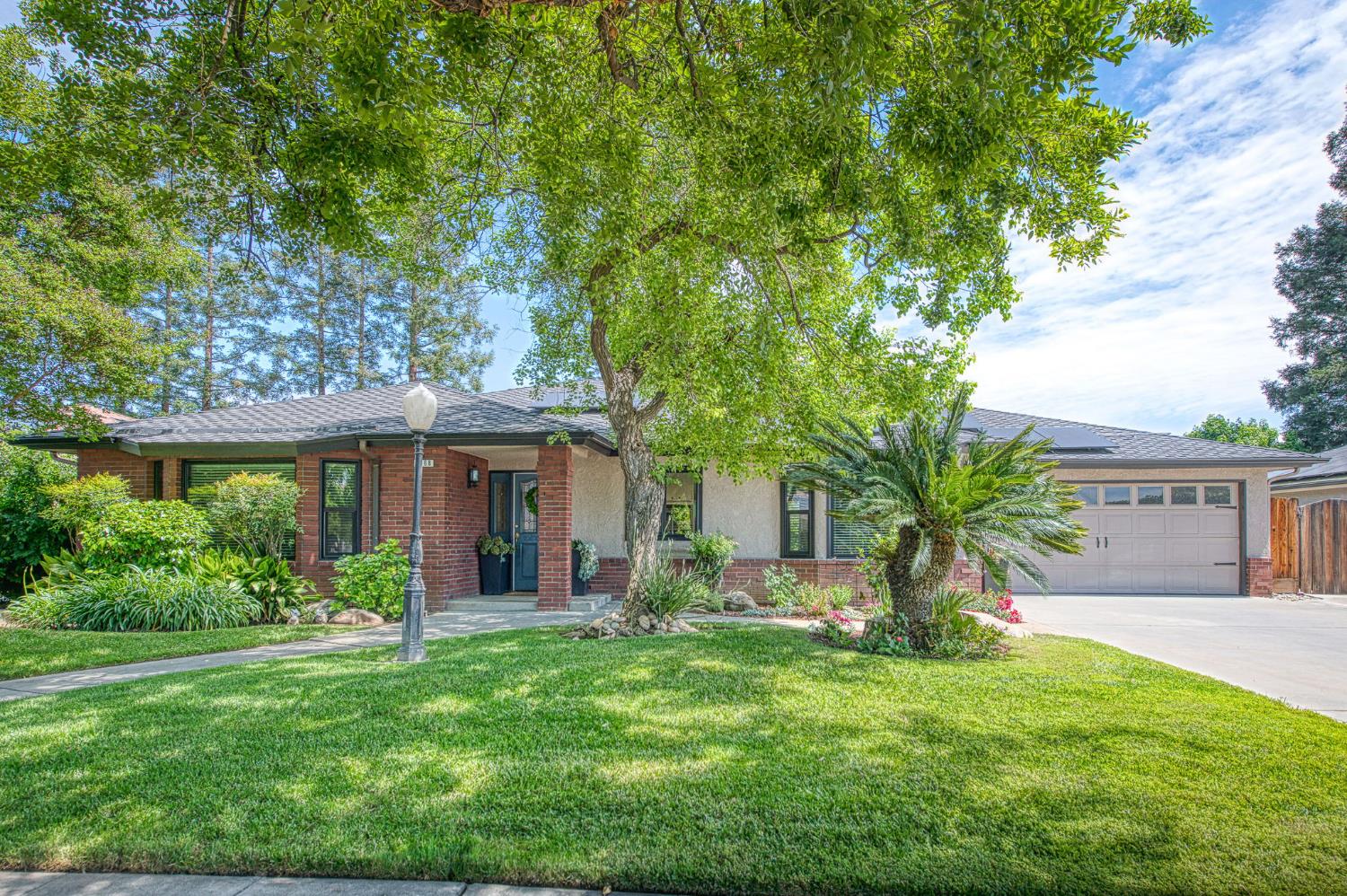 Single Family in Fresno - photo 2