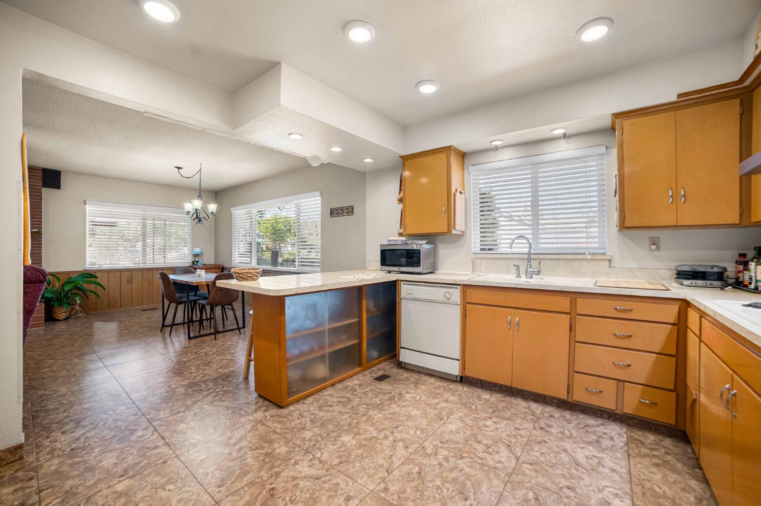2244 E Princeton Avenue, Fresno, CA, 93703